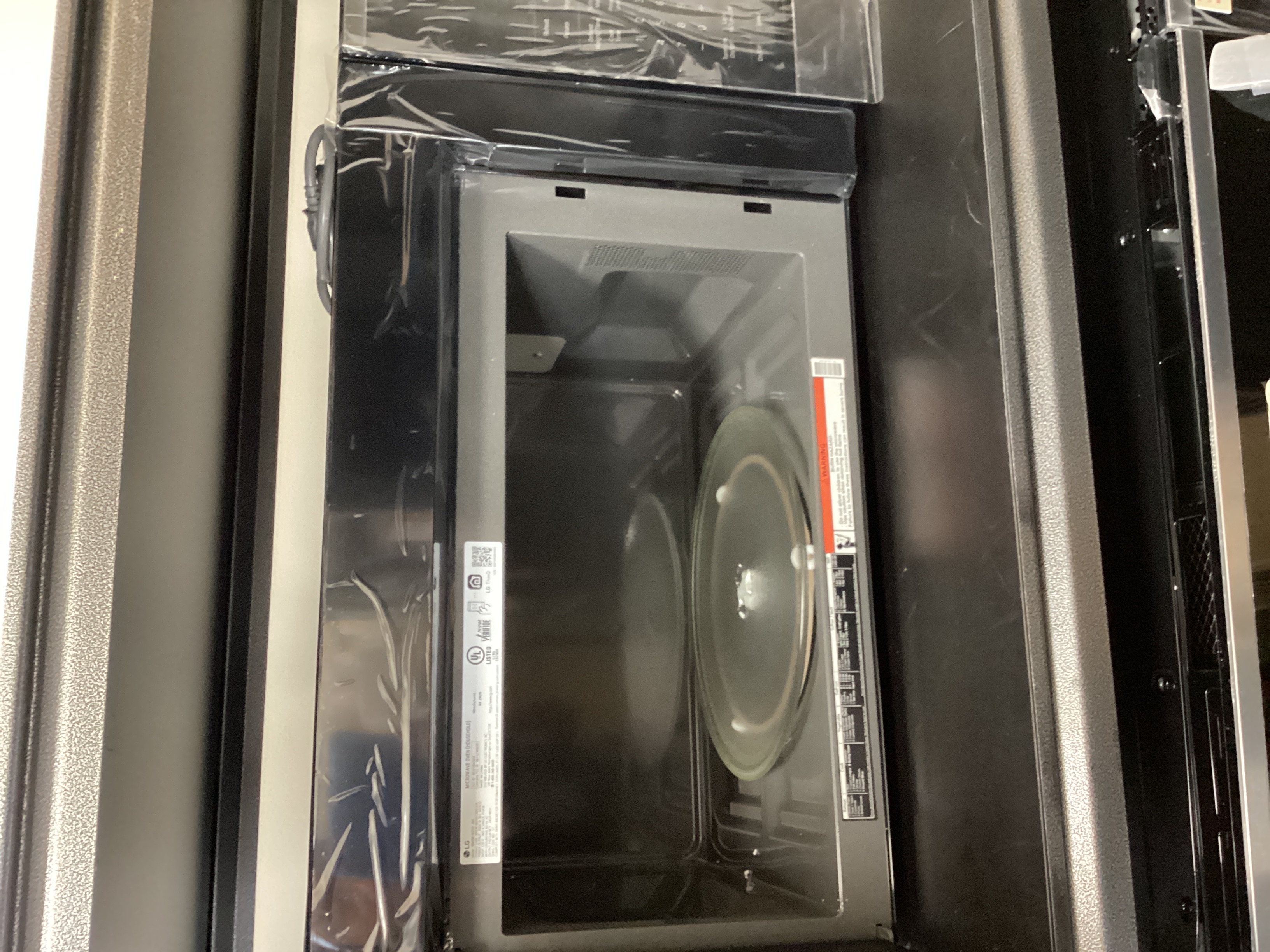 LG MVEM1825D - Microwave at Doraville Store