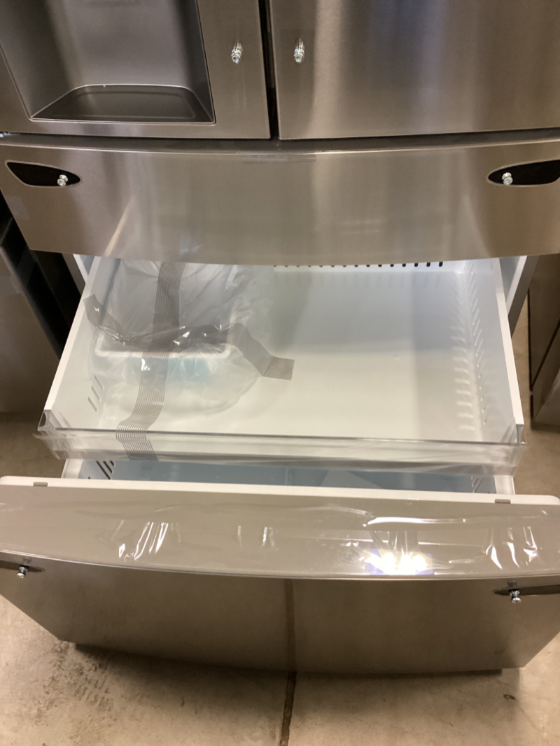 LG LRMDS3006S - French Door Refrigerator at Doraville Store