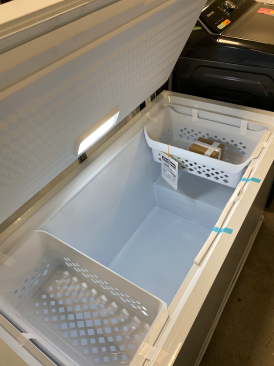 Frigidaire FFCL1542AW - FREEZER at Doraville Store