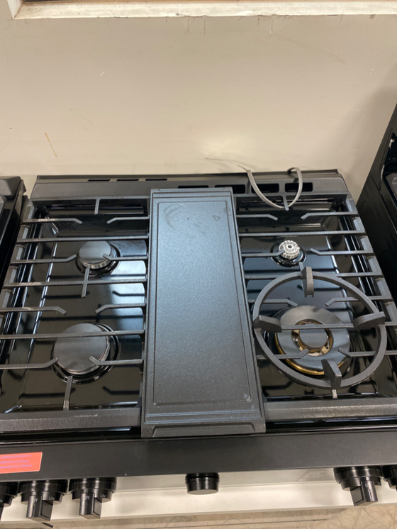 SAMSUNG NSG6DB870012 - Gas Range at Doraville Store