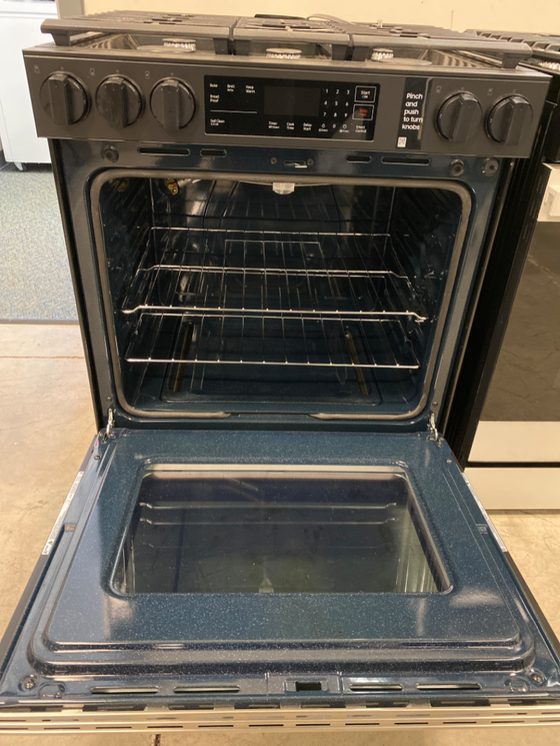 SAMSUNG NSG6DG8100SR - Gas Range at Doraville Store